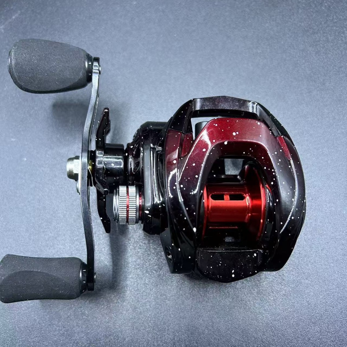 Ice Fishing Line - Kołowrotek baitcastingowy z systemem zapobiegającym zwrotowi